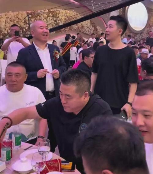 网爆婚礼爆料视频完整版,揭秘明星大婚幕后真相  第2张